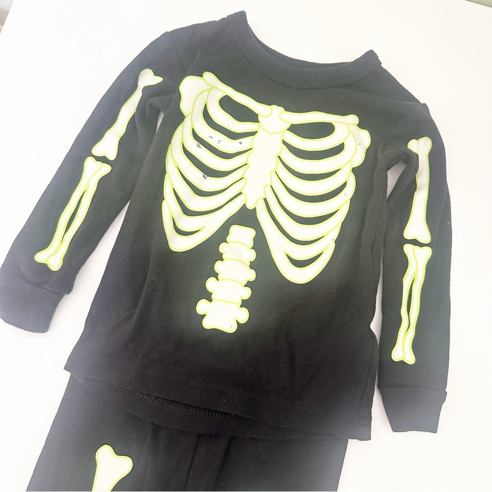 babyGap 100% Organic Cotton Glow-In-The-Dark Skeleton PJ Set Black 18-24M - Picture 2 of 7